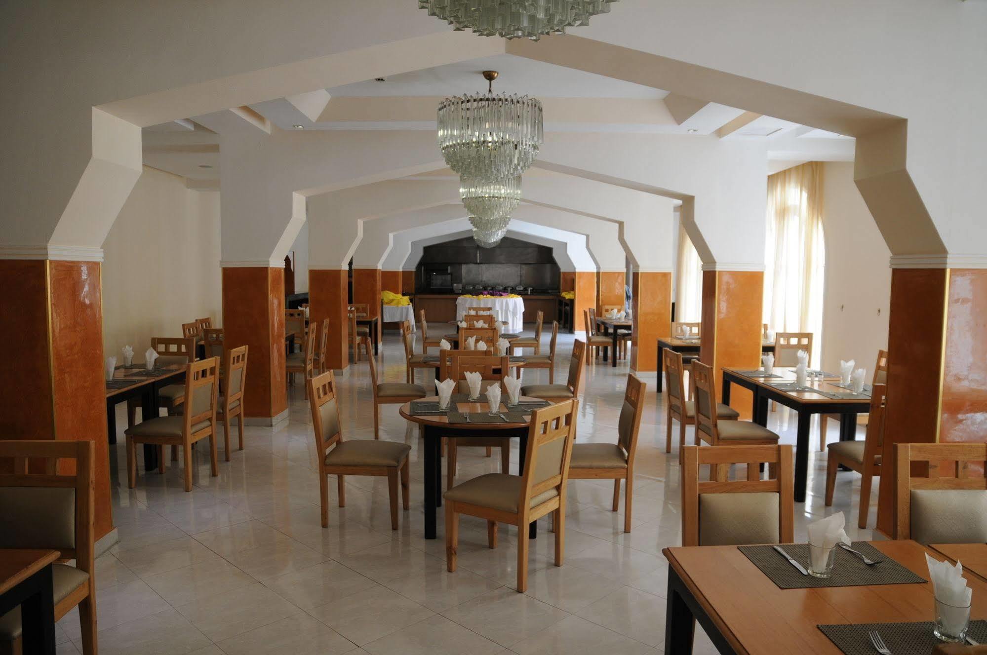 Hotel Al Massira Λααγιούν Εξωτερικό φωτογραφία